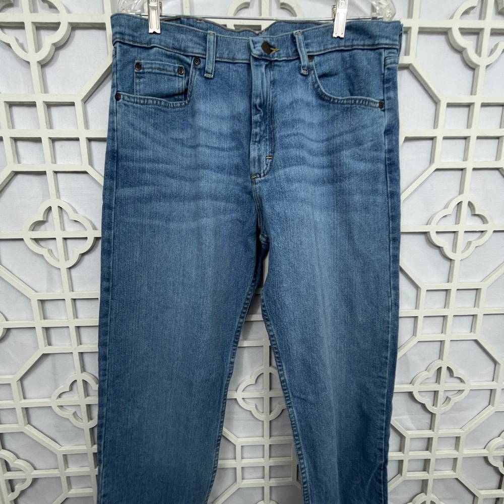 Wrangler 34x32 Straight Fit Stretch Blue Jeans